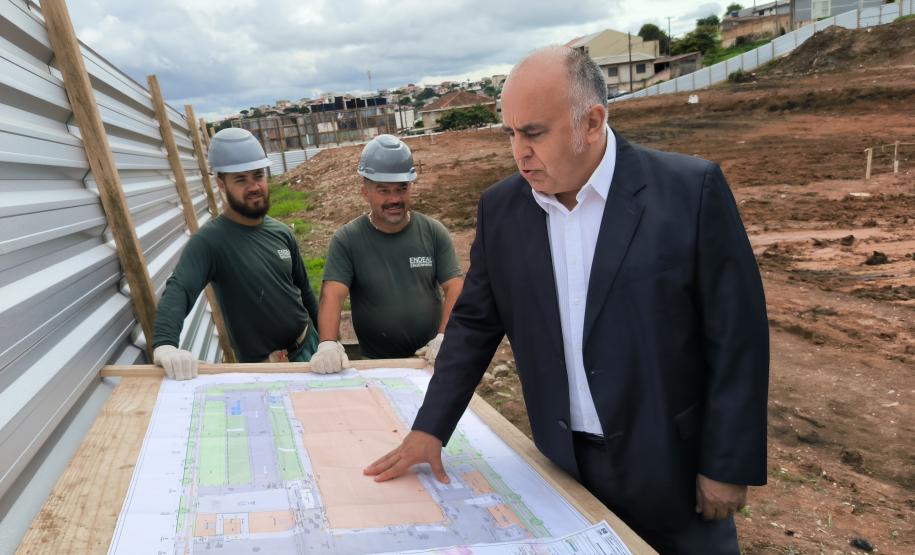 Secretários vistoriam obras do Hospital de Colombo, que reforçará atendimento na região