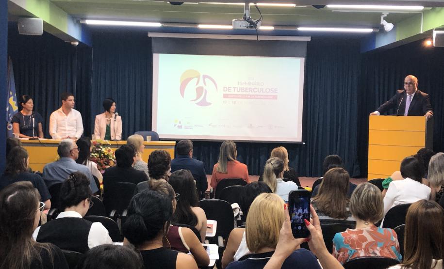 Saúde promove seminário e aborda importância do tratamento contra a tuberculose