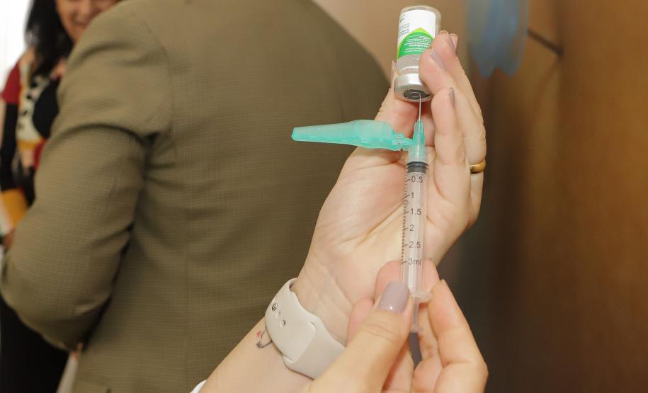 Paraná antecipa campanha e dá início à vacinação 2023 contra a Influenza nesta terça-feira