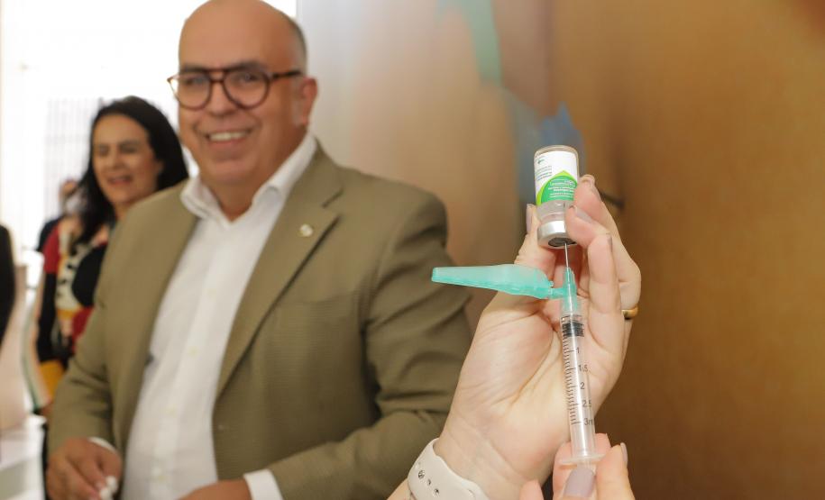Paraná antecipa campanha e dá início à vacinação 2023 contra a Influenza nesta terça-feira