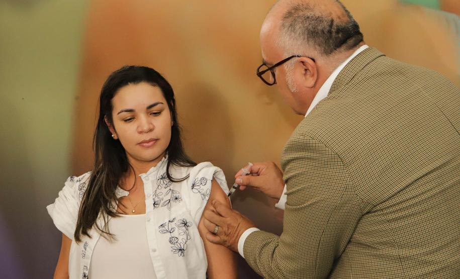 Paraná antecipa campanha e dá início à vacinação 2023 contra a Influenza nesta terça-feira