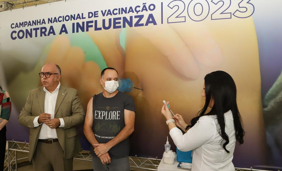 Paraná antecipa campanha e dá início à vacinação 2023 contra a Influenza nesta terça-feira