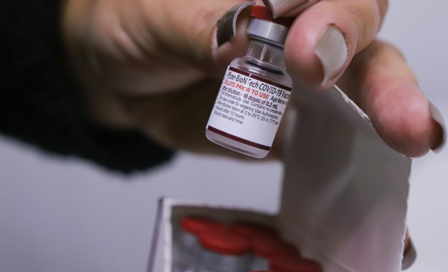 Paraná volta a receber vacinas contra a Covid-19 para bebês e crianças