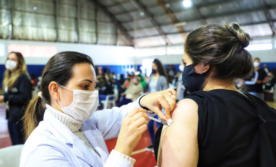 Com três anos de pandemia, vacinação marca ponto de virada na luta contra a Covid-19