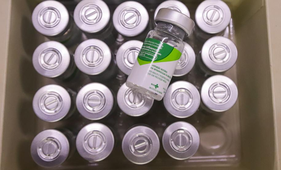 Paraná recebe primeiras doses de vacinas para campanha 2023 contra a gripe