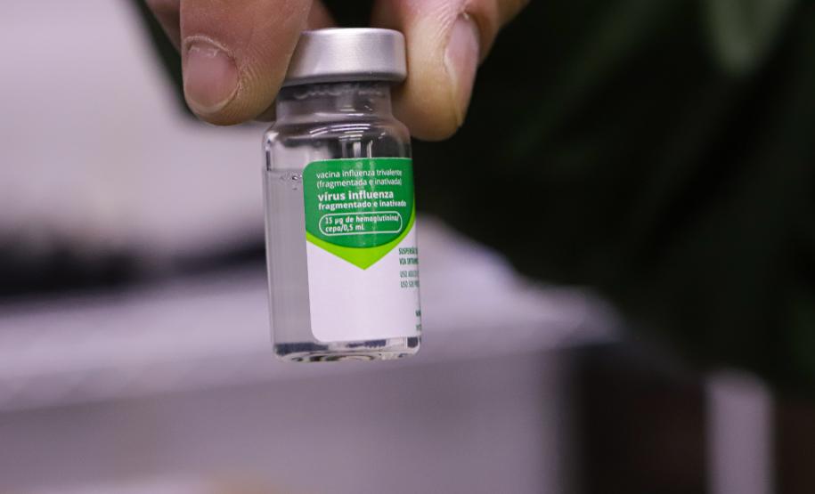 Paraná recebe primeiras doses de vacinas para campanha 2023 contra a gripe
