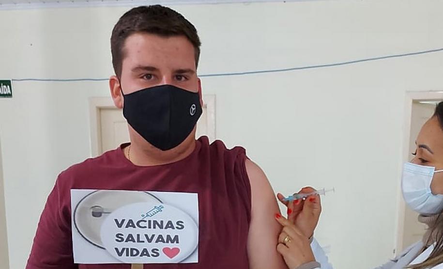 Com três anos de pandemia, vacinação marca ponto de virada na luta contra a Covid-19