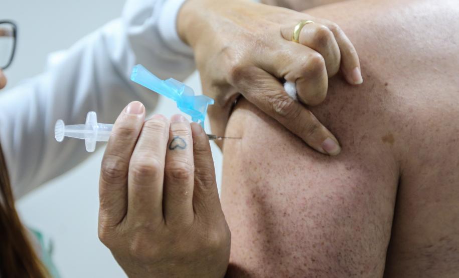 Com 690.164 vacinas aplicadas até agora, Paraná é líder nacional na imunização contra gripe