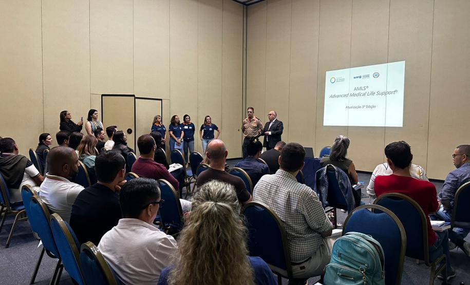 Governo inicia certificação internacional de mil profissionais para atendimento de urgência