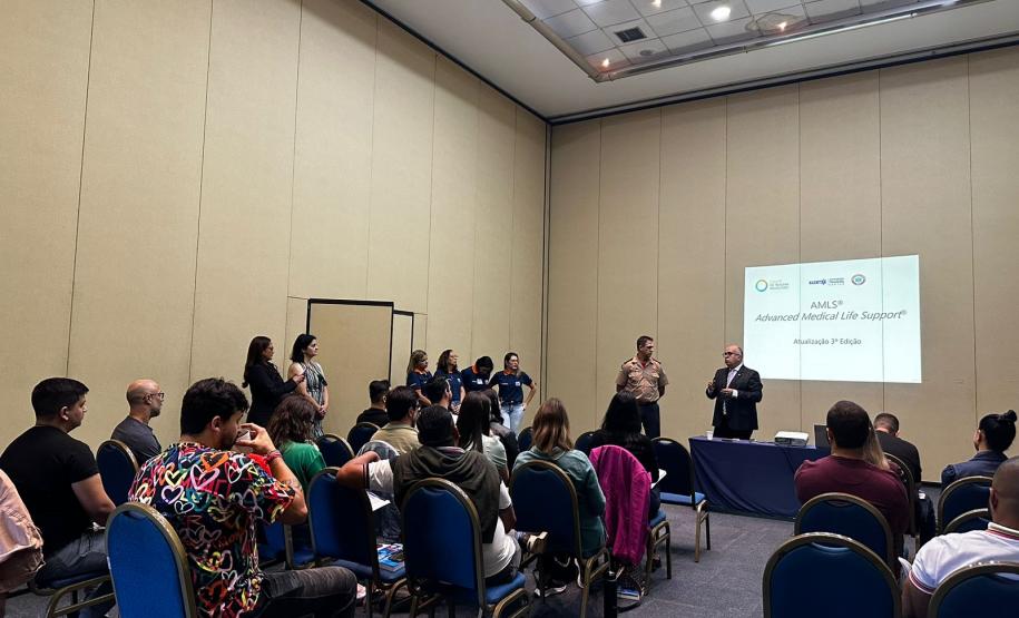 Governo inicia certificação internacional de mil profissionais para atendimento de urgência