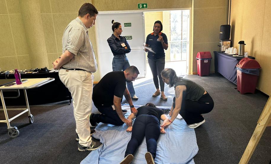 Governo inicia certificação internacional de mil profissionais para atendimento de urgência