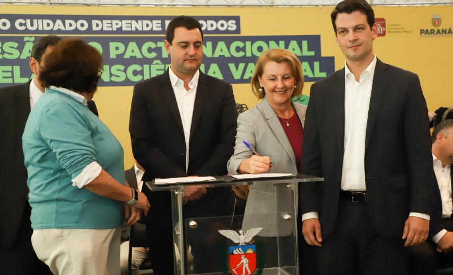 Paraná é o 1º estado a unir todos os Poderes no Pacto Nacional pela Consciência Vacinal