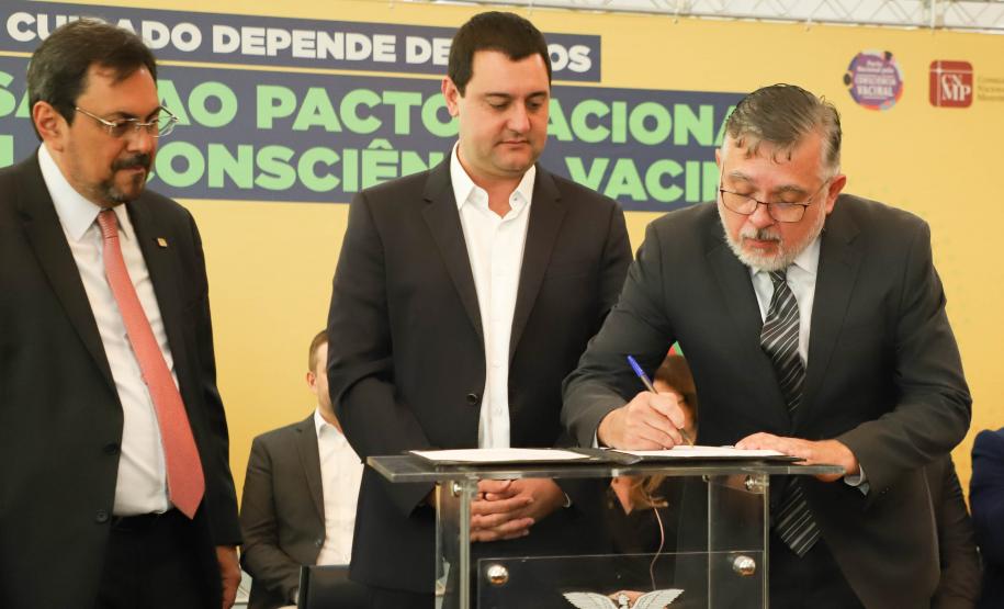 Paraná é o 1º estado a unir todos os Poderes no Pacto Nacional pela Consciência Vacinal