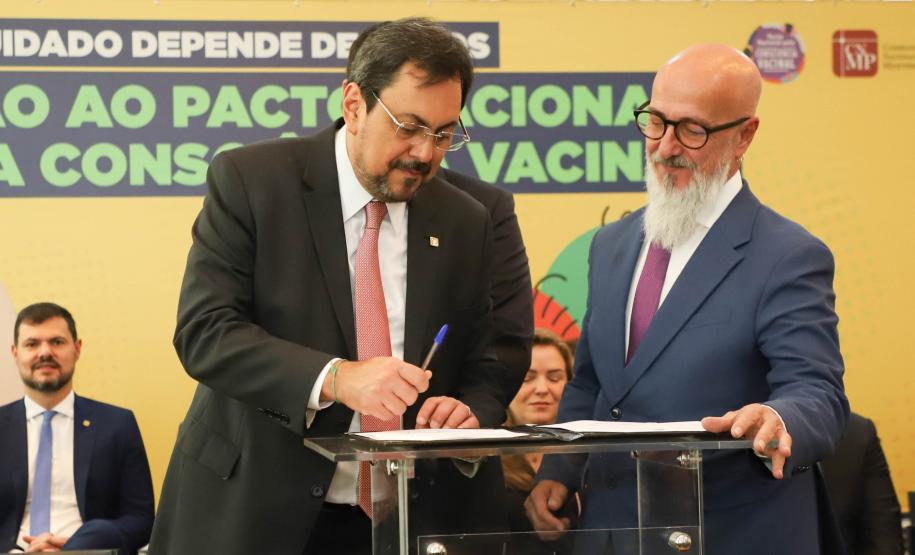 Paraná é o 1º estado a unir todos os Poderes no Pacto Nacional pela Consciência Vacinal