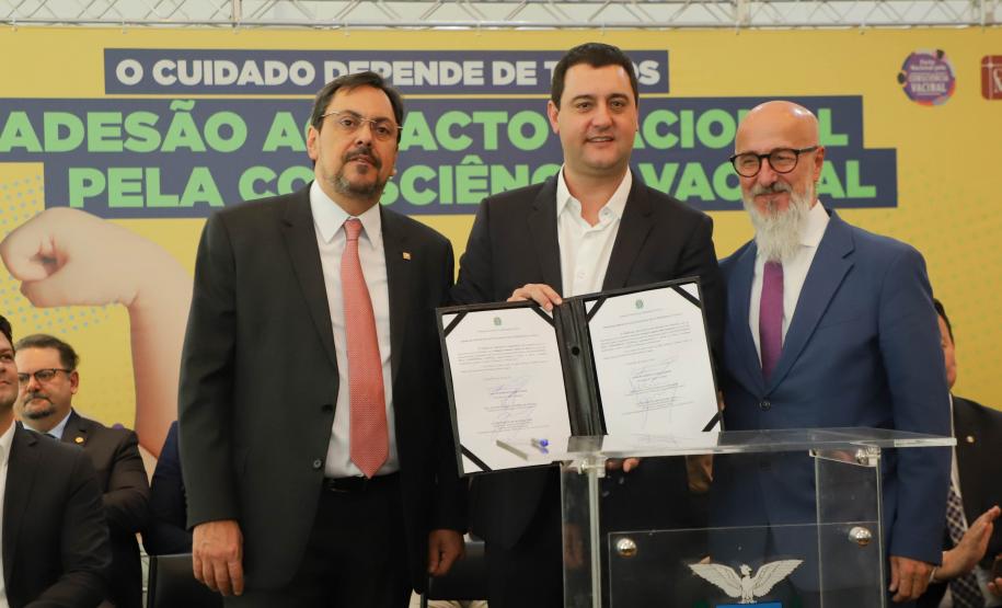 Paraná é o 1º estado a unir todos os Poderes no Pacto Nacional pela Consciência Vacinal