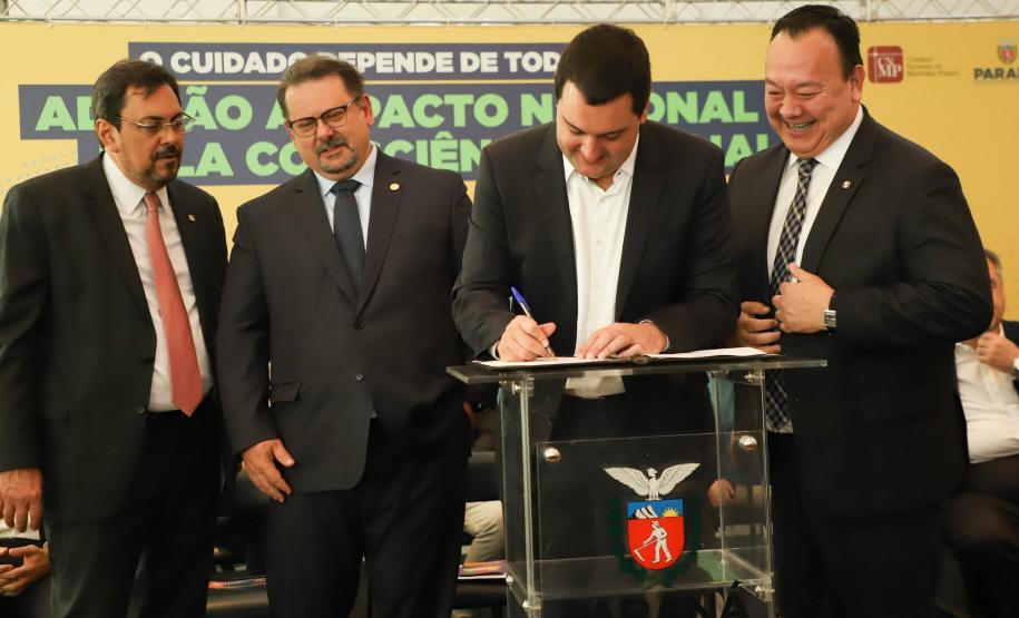 Paraná é o 1º estado a unir todos os Poderes no Pacto Nacional pela Consciência Vacinal