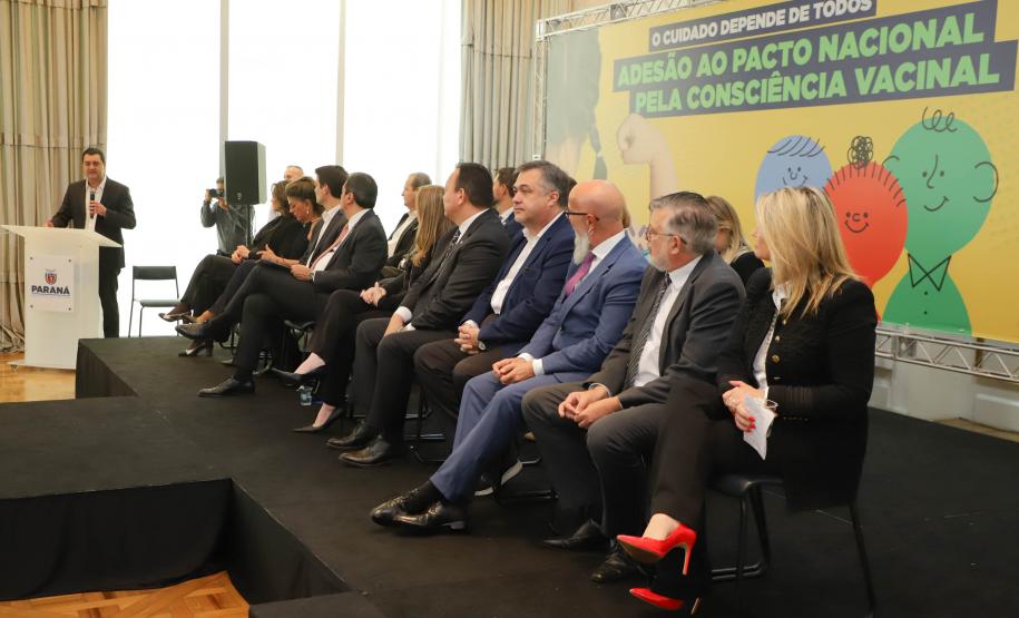 Paraná é o 1º estado a unir todos os Poderes no Pacto Nacional pela Consciência Vacinal