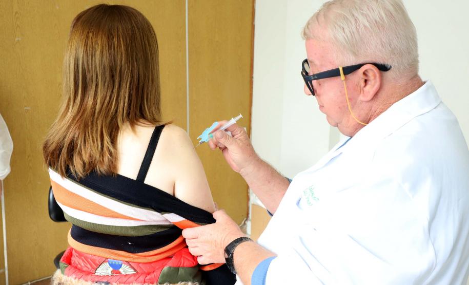 Secretaria da Saúde promove ação para imunizar seus servidores contra Influenza e Covid-19