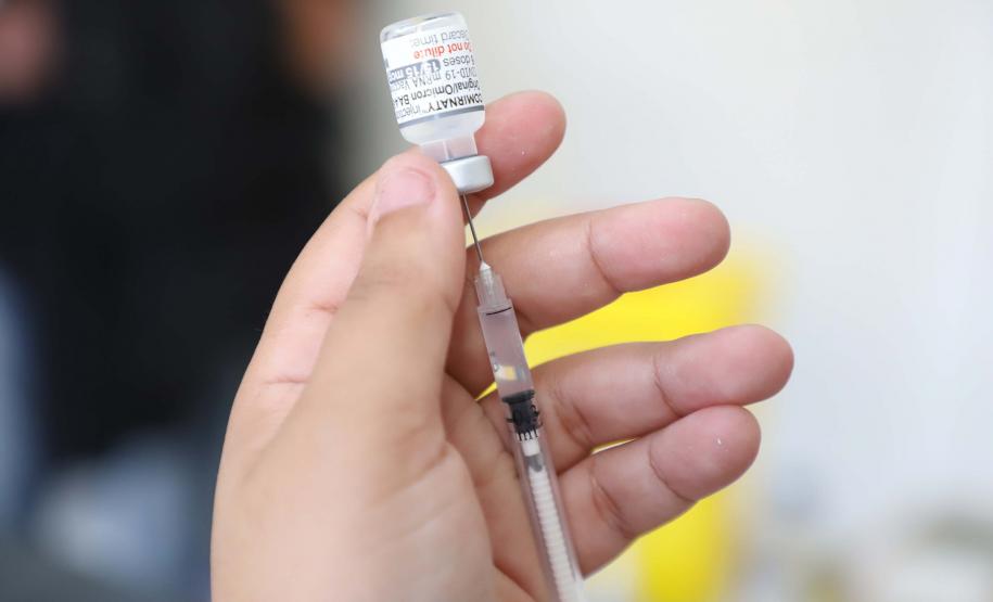 Secretaria da Saúde promove ação para imunizar seus servidores contra Influenza e Covid-19