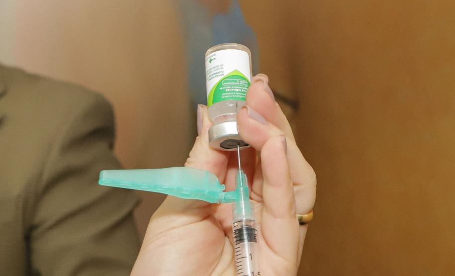 Saúde reforça que vacinas contra a gripe e Covid-19 podem ser tomadas no mesmo dia e local