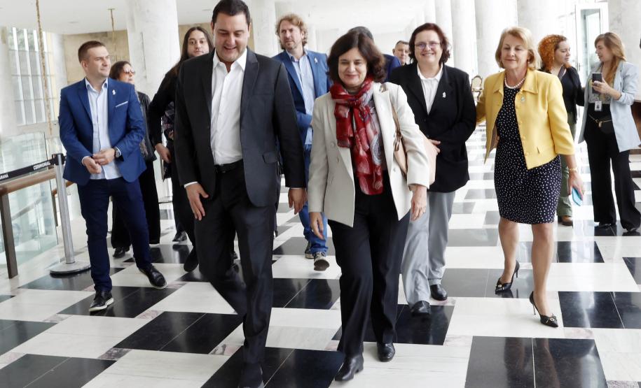 Governador recebe ministra da Saúde para debater fortalecimento da área no Paraná