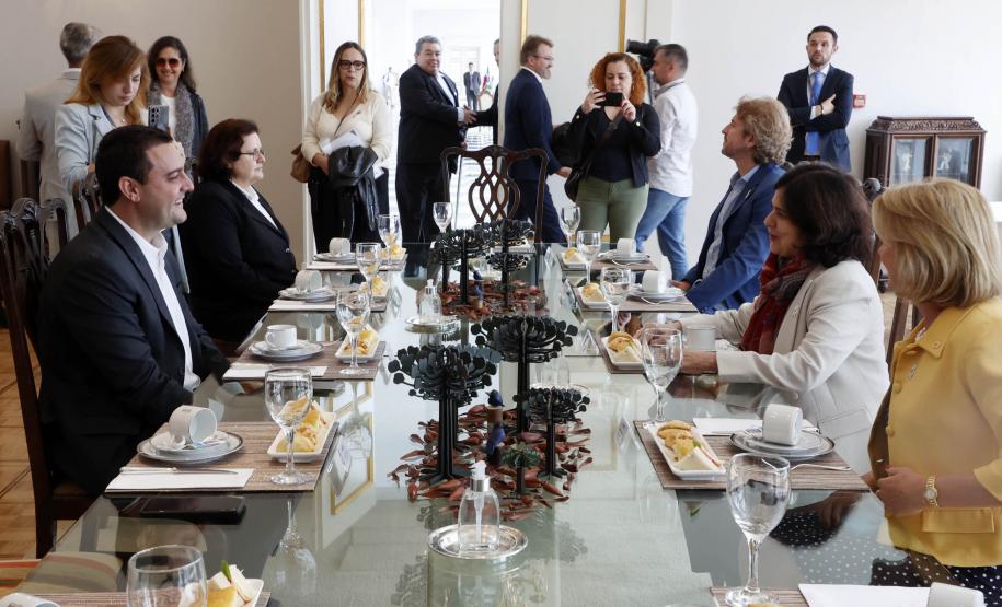Governador recebe ministra da Saúde para debater fortalecimento da área no Paraná