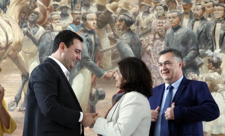 Governador recebe ministra da Saúde para debater fortalecimento da área no Paraná