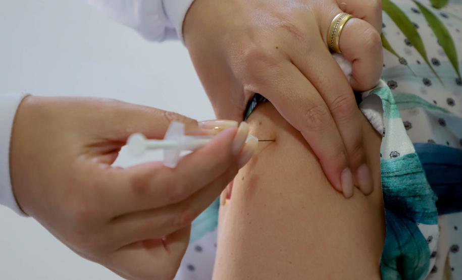 Secretaria da Saúde promove ação para imunizar seus servidores contra Influenza e Covid-19
