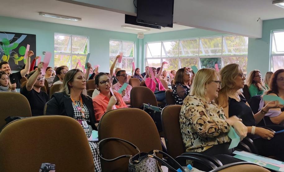 Técnicos da saúde e da educação recebem capacitação para fortalecer o Programa Saúde na Escola