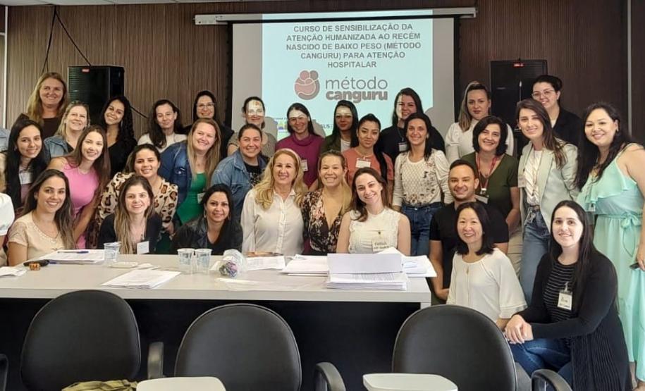 Profissionais que atuam em UTI neonatal do Paraná são capacitados no Método Canguru
