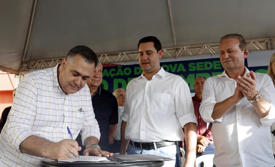 Governador assina ordem do serviço de AME de Ivaiporã e outros investimentos