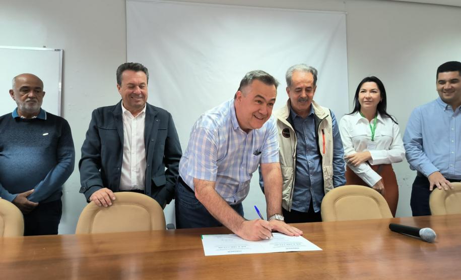 Com equipamentos e novos veículos, Governo do Estado reforça saúde de Umuarama