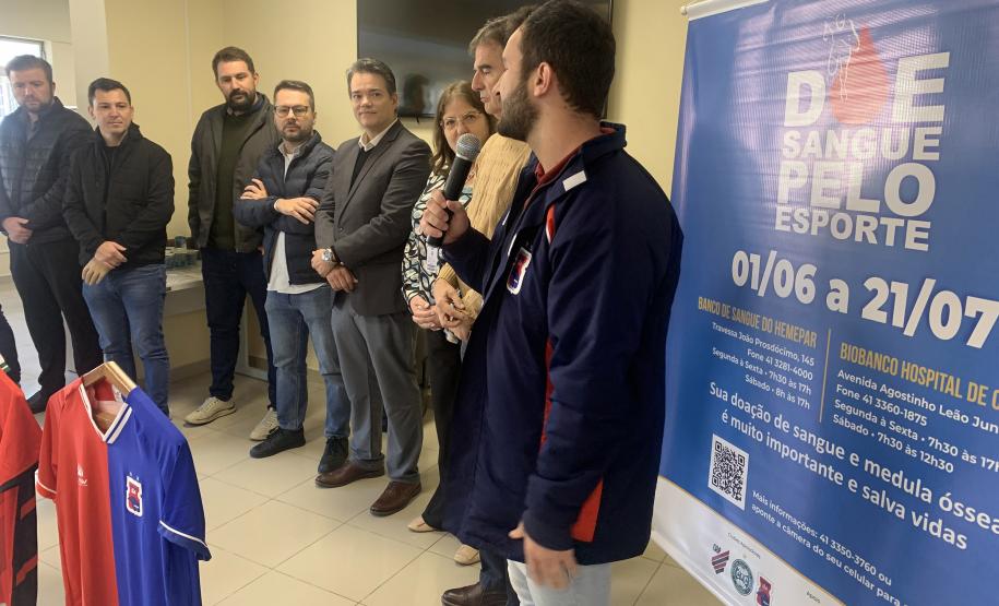 Com apoio dos três clubes de Curitiba, campanha incentiva população a doar sangue