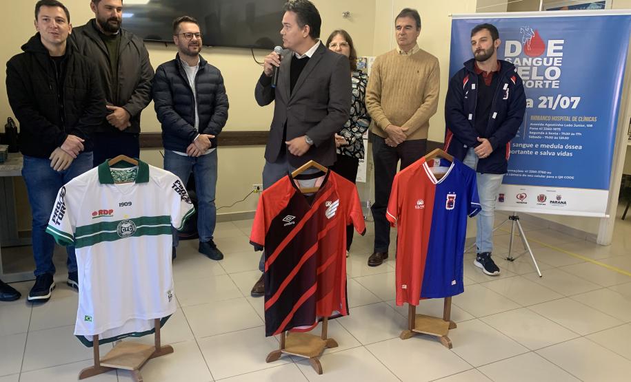 Com apoio dos três clubes de Curitiba, campanha incentiva população a doar sangue