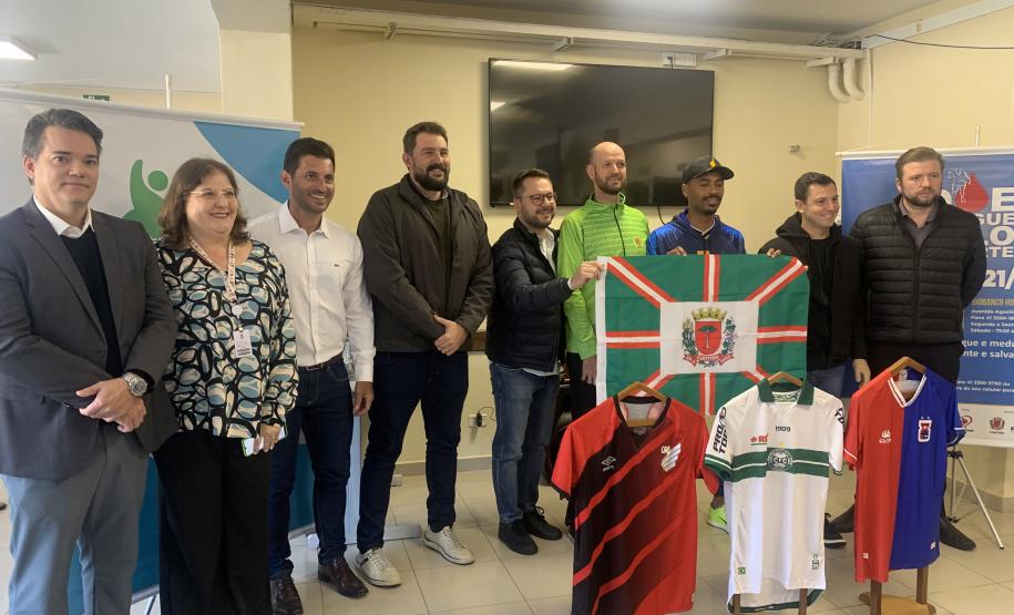 Com apoio dos três clubes de Curitiba, campanha incentiva população a doar sangue