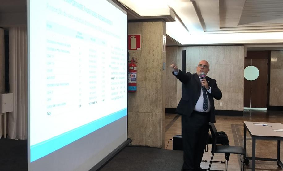 Experiência paranaense com ressarcimento de medicamentos é destaque em encontro do Cosud