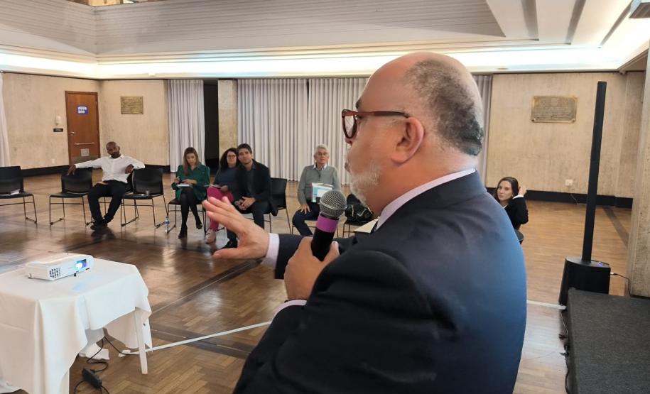 Experiência paranaense com ressarcimento de medicamentos é destaque em encontro do Cosud