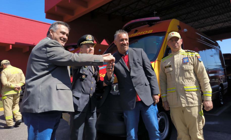 Governo reforça atendimento de urgência com entrega de ambulâncias a Curitiba e RMC