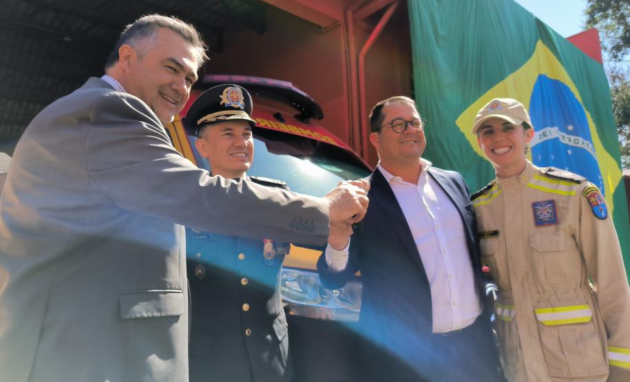 Governo reforça atendimento de urgência com entrega de ambulâncias a Curitiba e RMC