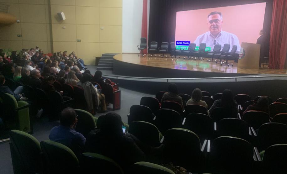 Governo lança caderneta de saúde do idoso e novas versões para as crianças e gestantes