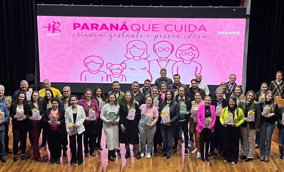 Governo lança caderneta de saúde do idoso e novas versões para as crianças e gestantes