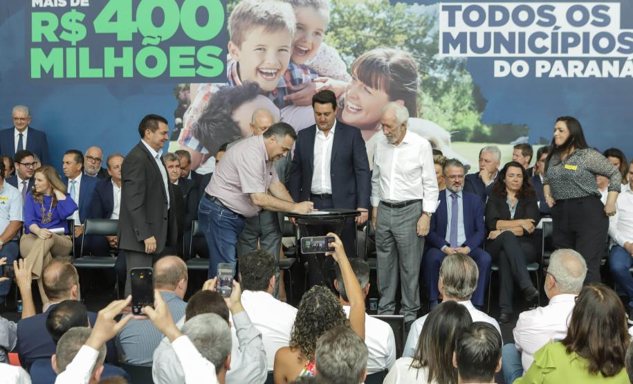 Estado repassa mais de R$ 240  milhões aos 399 municípios para ações de saúde