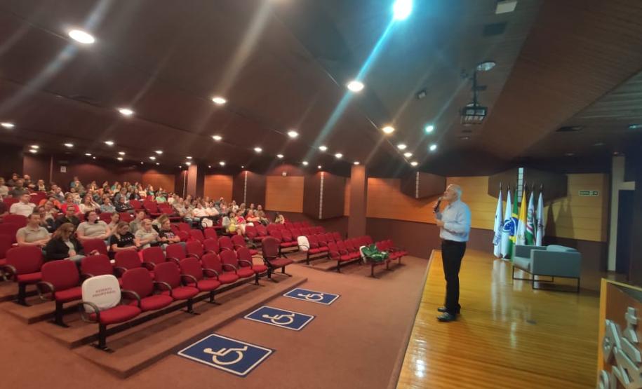 Secretaria da Saúde capacita profissionais da região Oeste no cuidado à pessoa idosa