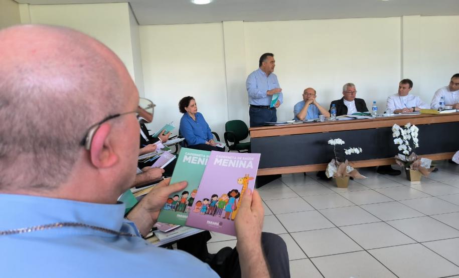 Saúde destaca importância da vacinação em encontro com bispos do Paraná