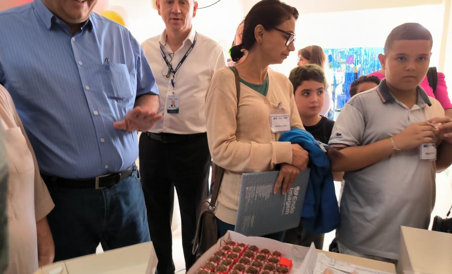 A unidade, administrada pela Fundação Estatal de Atenção à Saúde do Paraná (Funeas), é uma referência na região Norte do Estado, sendo responsável por uma média de atendimento de 3 mil pessoas por mês. Os profissionais elencados para o mutirão são especialistas em otorrinolaringologia e cirurgia infantil.