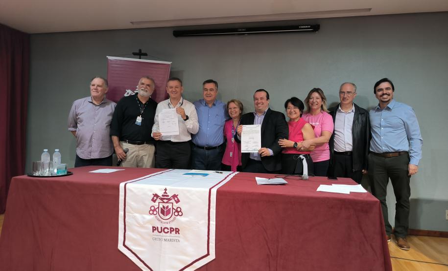 Saúde firma parceria entre hospitais e universidade para fortalecer ensino médico em Londrina