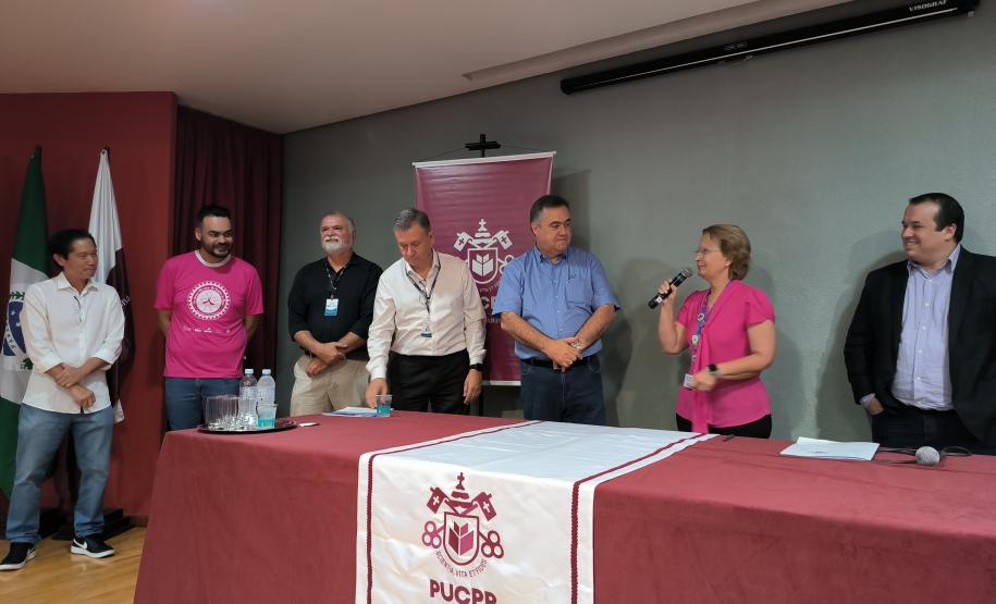 Saúde firma parceria entre hospitais e universidade para fortalecer ensino médico em Londrina