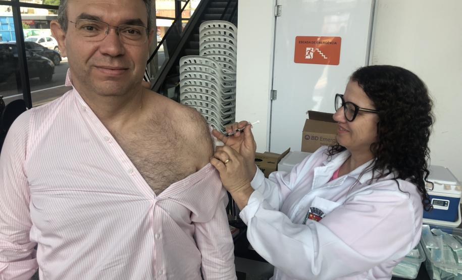 Com mobilização do Estado e municípios, Paraná registra 125 mil doses aplicadas no "Dia D"