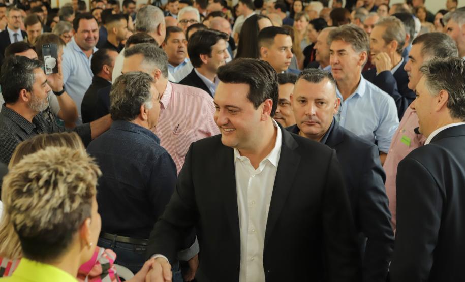 Governador libera mais R$ 403 milhões para a saúde e entrega novos carros e ambulâncias