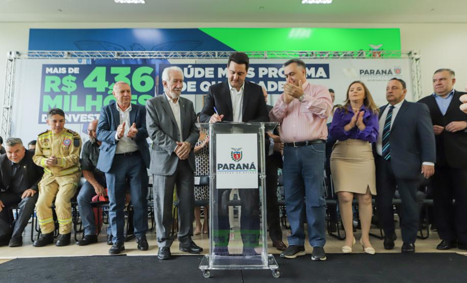 Governador libera mais R$ 403 milhões para a saúde e entrega novos carros e ambulâncias